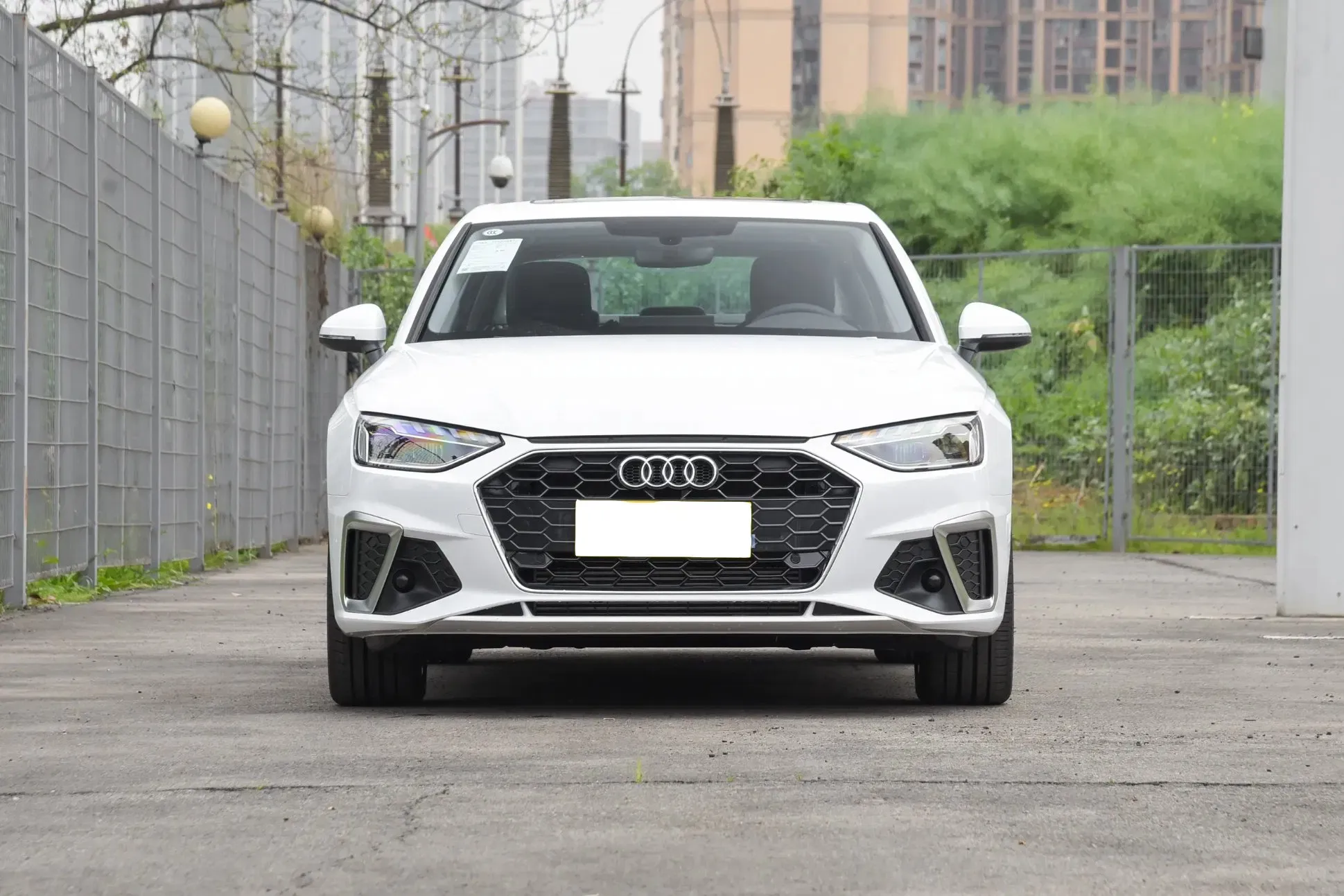 imgi_87_2025-Used-Car-Audi-A4l-China-Luxury-Car-Sedan-Vehicle-for-Sale 2026 Audi A4l Luxury Sedan Car– Wholesale Price From China | China Vehicle Export - Importer des voitures chinoises neuves au Sénégal - Image 1